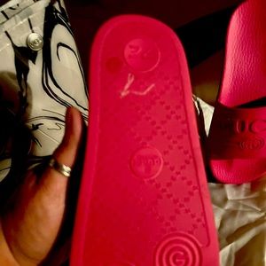Pink Gucci Slides size 7 new without tags have dust covers for slides